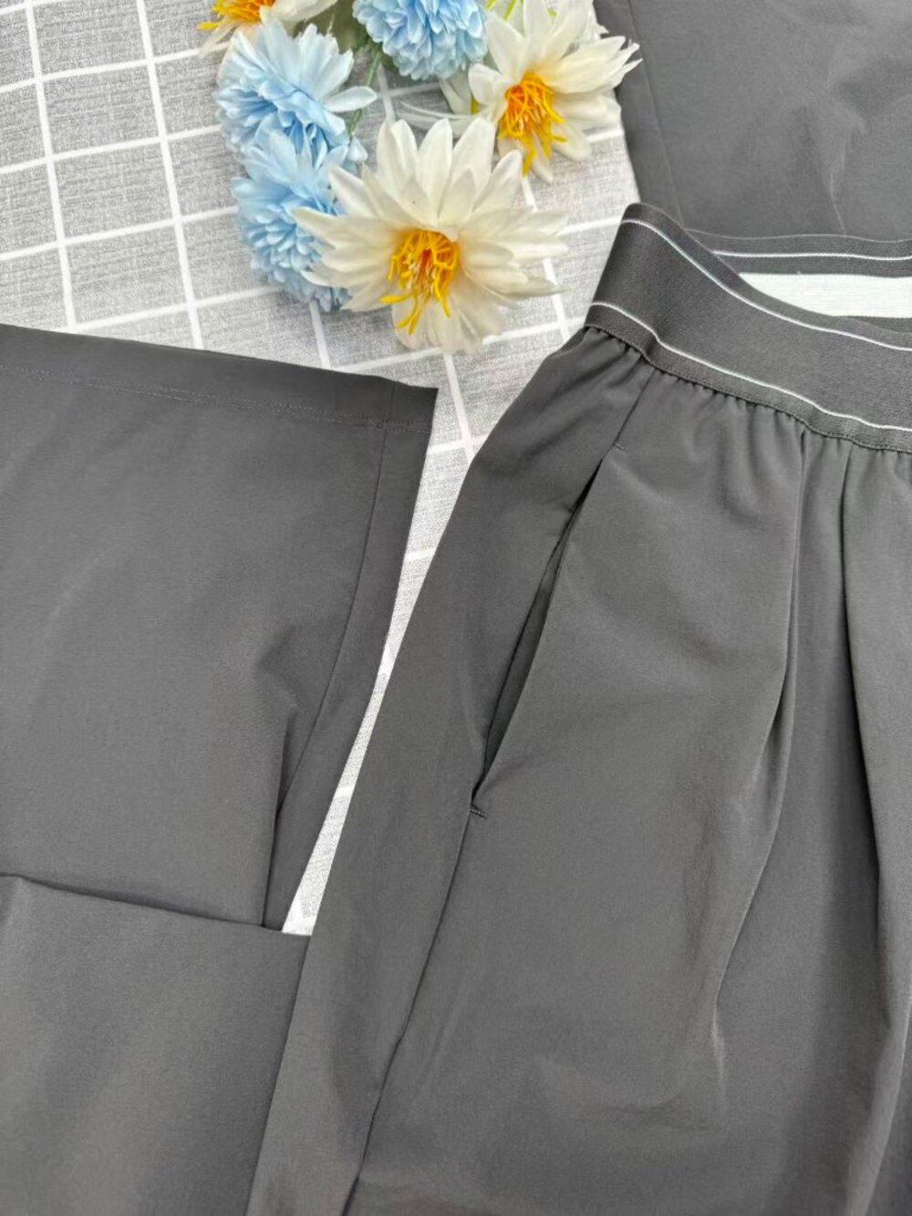 Brand New  💐 ALO Yoga Classic Dark Grey Loose Fit Regular Women's Suit Trousers - Picture 4 of 6